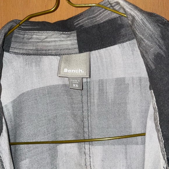 Ladies Bench. Button up shirt - Picture 3 of 5